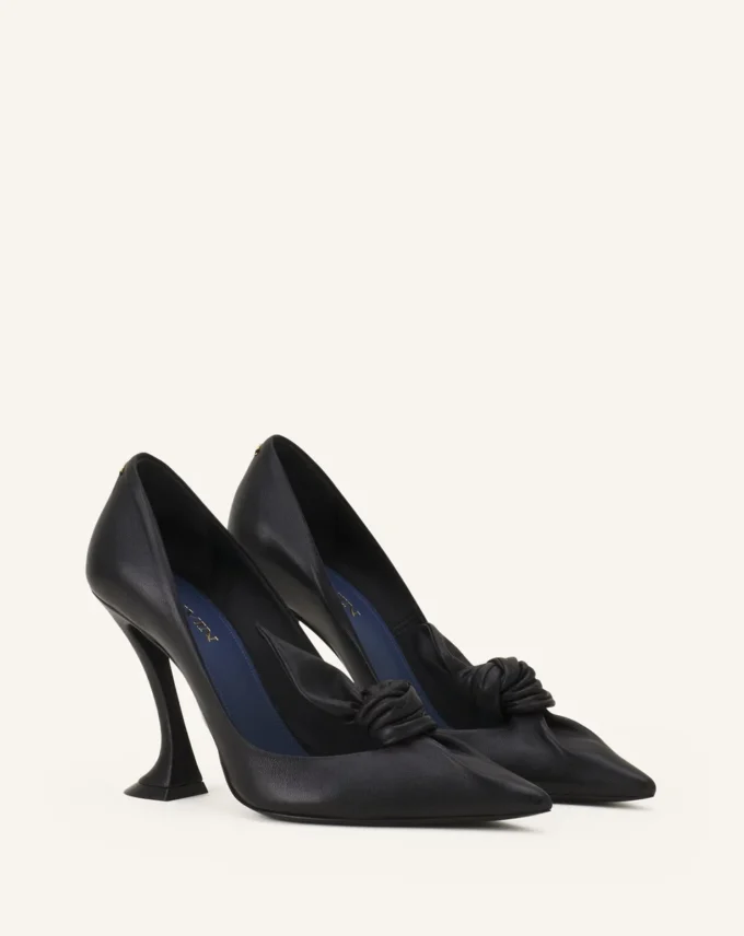 Skórzane czółenka Midnight Step z kokardą Skórzane czółenka Midnight Step z kokardą
