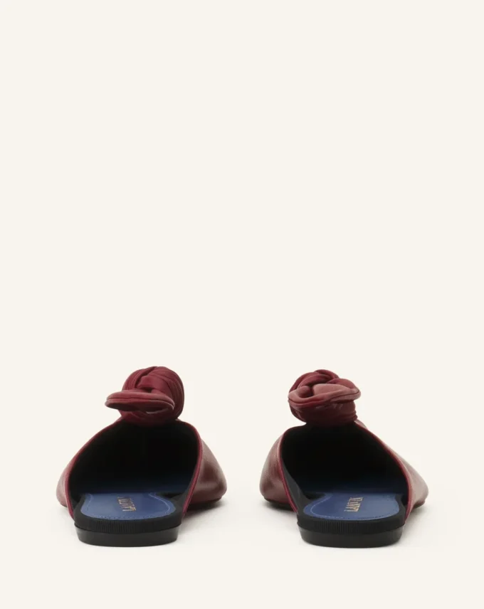 Skórzane klapki Midnight Step z kokardą