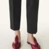 Skórzane klapki Midnight Step z kokardą