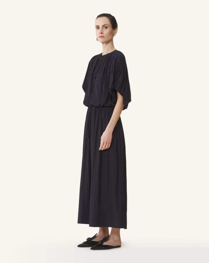 Sukienka midi z charmeuse Sukienka midi z charmeuse