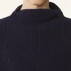 Sweter wełniany bez rękawów z diamentowymi detalami